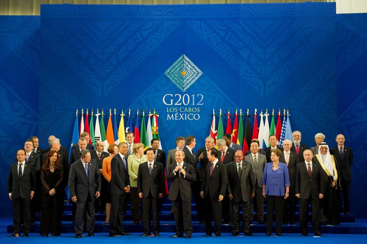 Foto de familia de los líderes que han acudido a la cumbre de Los Cabos. (Bertrand LANGLOIS/AFP PHOTO)