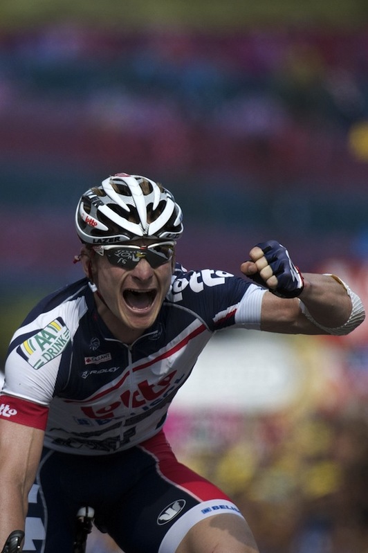 André Greipel celebra la victoria en la meta de Cap d'Adge. Lionel BONAVENTURE | AFP PHOTO 