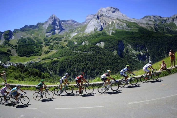 El Tour pasará también este año por los Pirineos. (Lionel BONAVENTURE/AFP)