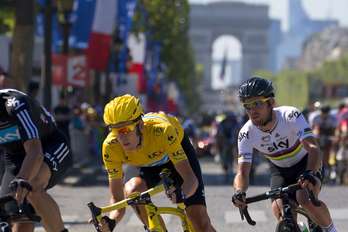 Wiggins eta Cavendish azken kilometroetan. (AFP)