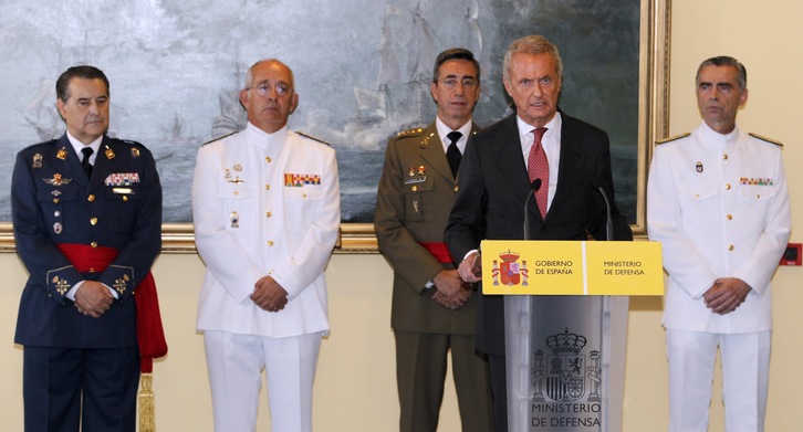 El ministro de Defensa, Pedro Morenés, en la jura de los nuevos mandos del Ejército español. (mde.es)