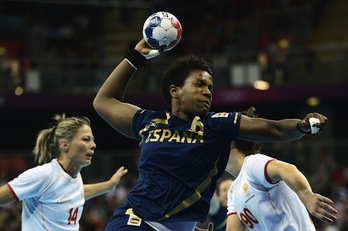 Nely Carla Alberto ha sido la goleadora del partido con seis tantos. (Javier SORIANO/AFP)