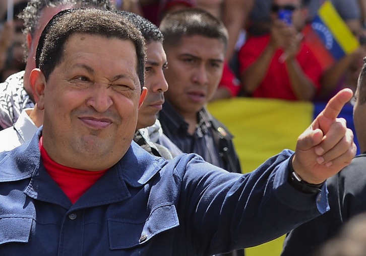 Hugo Chavez, hauteskunde egunean, bozkatu ondoren. (Luis ACOSTA/AFP) 