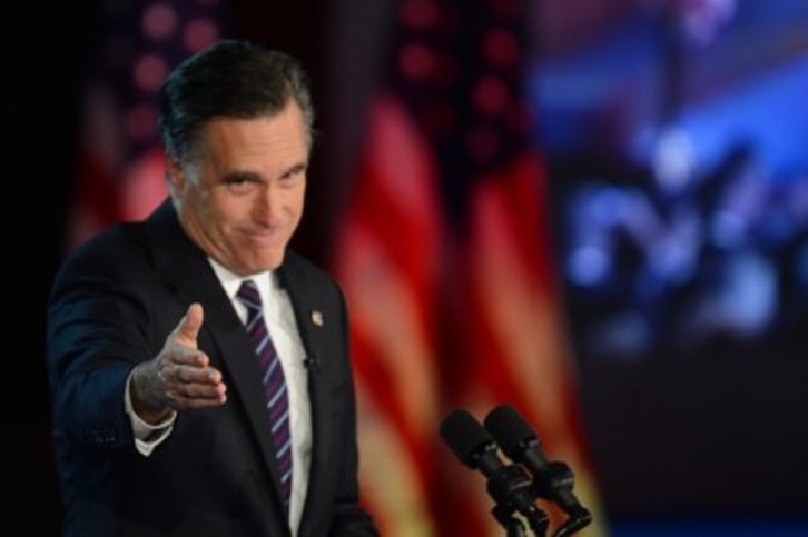 El aspirante republicano a la Casa Blanca, Mitt Romney, reconoce su derrota. (Don EMMERT/AFP PHOTO)