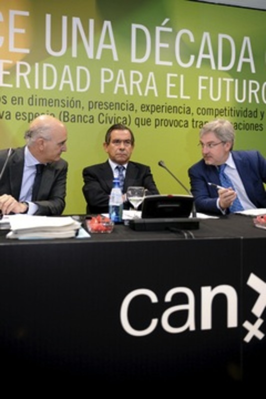 Imagen de archivo de una reunión extraordinaria en Iruñea del consejo de administración de CAN. (Iñigo URIZ/ARGAZKI PRESS)