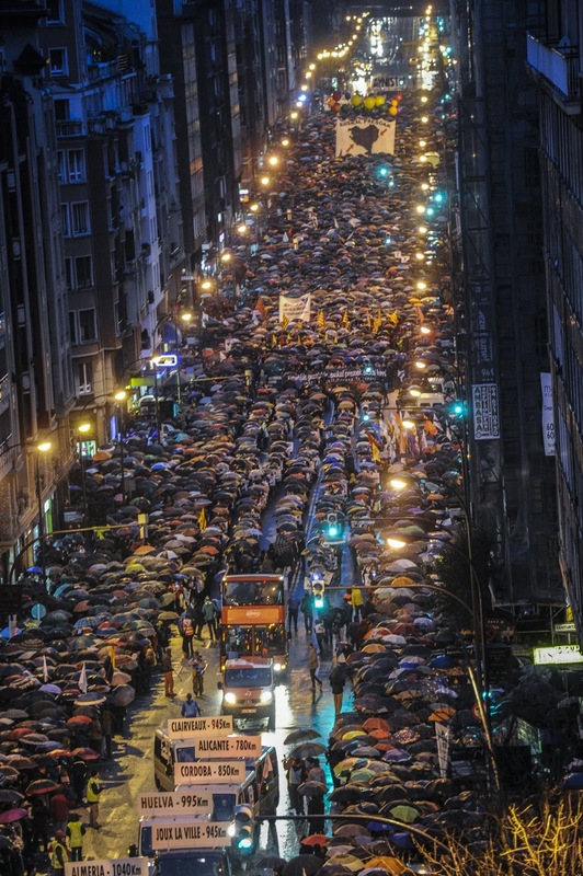 La calle Autonomía, repleta. (Luis JAUREGIALTZO/ARGAZKI PRESS)