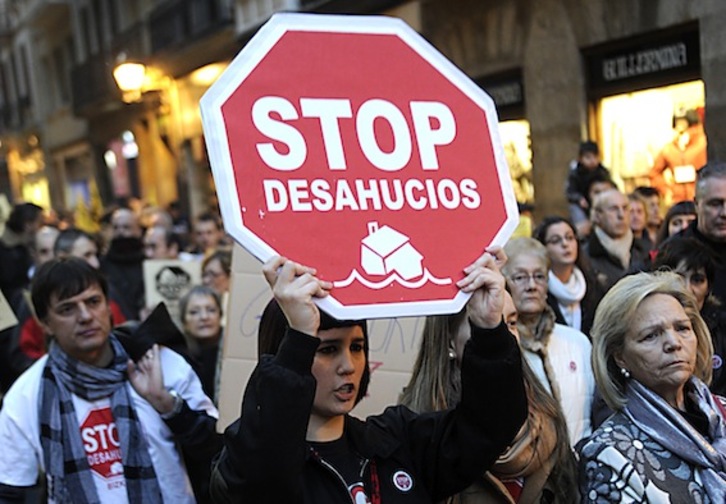 Imagen de una manifestación contra los desahucios en Bilbo. (Marisol RAMIREZ/ARGAZKI PRESS)