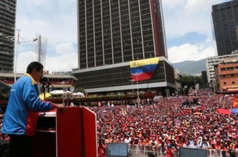 Nicolás Maduro, durante el acto que ha celebrado después de formalizar su candidatura a la presidencia del país. (Marcelo GARCÍA/AFP)