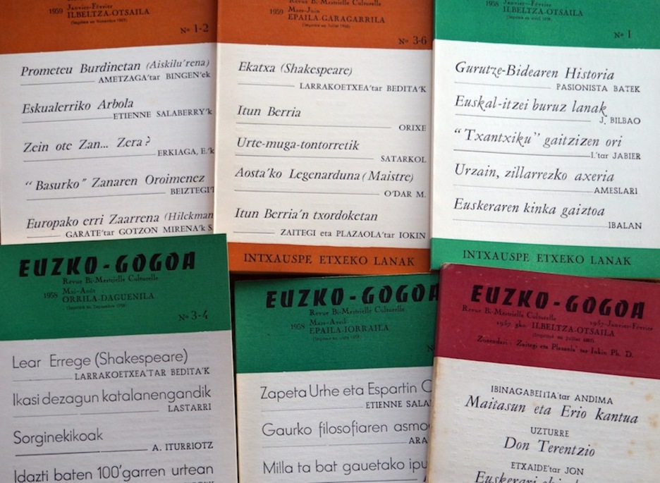 Ejemplares de la revista ‘Euzko-Gogoa’, editada por Jokin Zaitegi en Latinoamérica e Ipar Euskal Herria. (Gotzon ARANBURU)