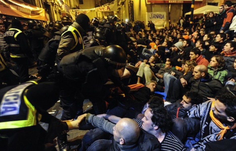 La Policía española ha desplegado un gran número de agentes. (Jagoba MANTEROLA/ARGAZKI PRESS)