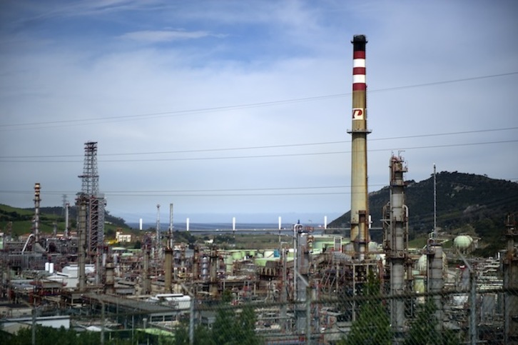 La refinería de petróleo de Petronor ubicada en Muskiz. (Marisol RAMÍREZ / ARGAZKI PRESS)