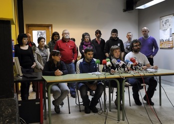 Los integrantes de la plataforma Iñigo Gogoan, en la comparecencia de hoy. (Marisol RAMÍREZ/ARGAZKI PRESS)