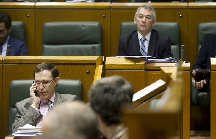 Antón Damborenea, presidente del PP en Bizkaia, en un pleno en el Parlamento. (Raúl BOGAJO/ARGAZKI PRESS)