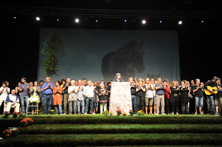 Acto realizado en Biarritz en junio de 2013 por el colectivo de refugiados. (Gaizka IROZ)