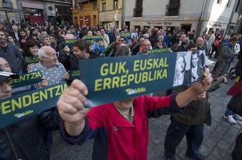 Manifestación de colectivos republicanos en Donostia. (Gorka RUBIO/ARGAZKI PRESS)