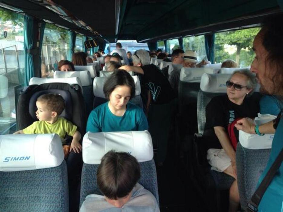 Sestaoarrak, autobusean eserita. (@iontelleria)