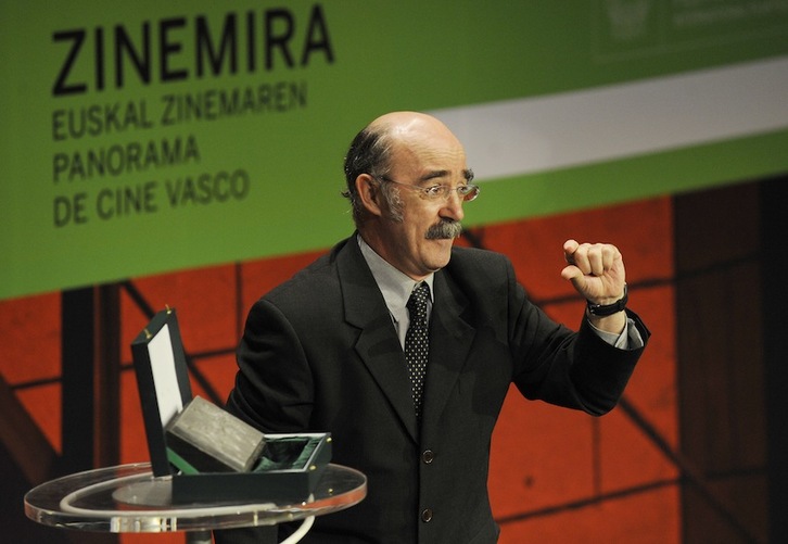 Álex Angulo, cuando recibió el premio Zinemira en 2010. (Jon URBE/ARGAZKI PRESS)