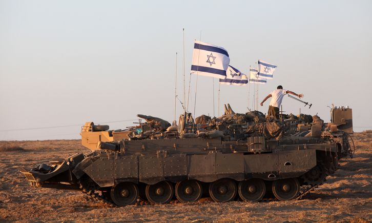 Tanques israelíes. (Gil COHEN MAGEN / AFP)