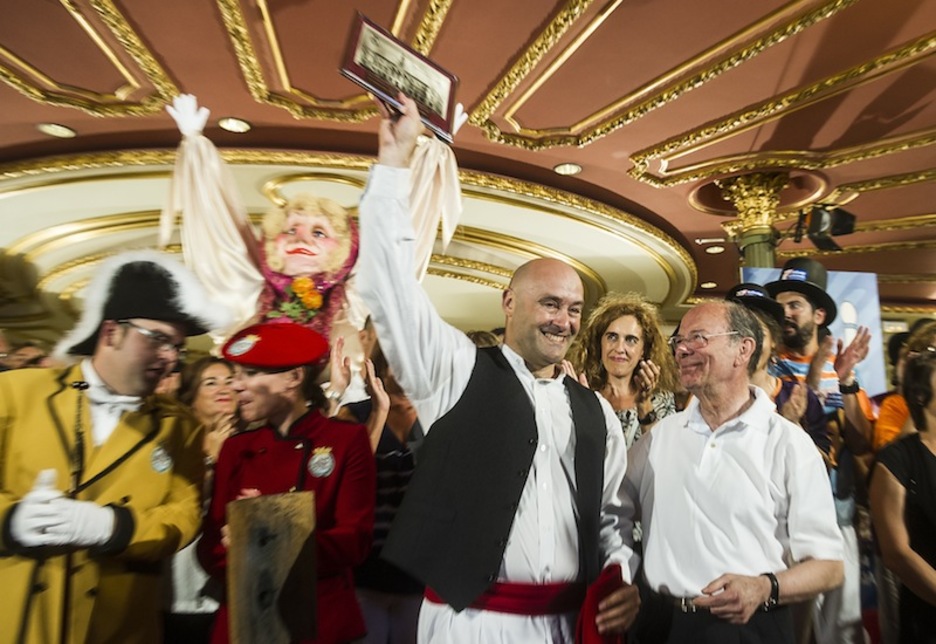 Ramón Bañuelo ha bailado el aurresku de honor por última vez, ha sido homenajeado.