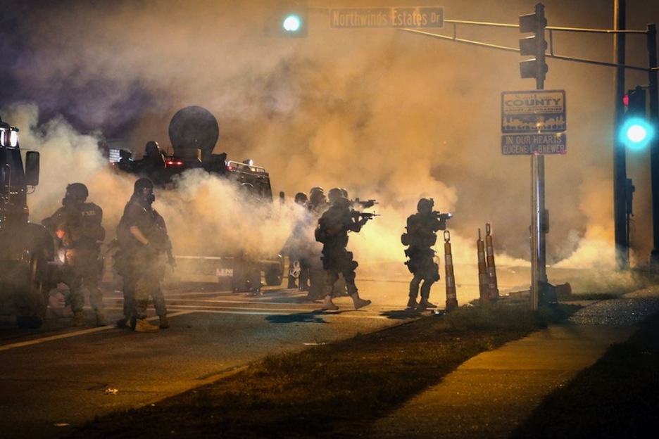 La Policía ha vuelto a utilizar gases lacrimógenos. (Scott OLSON / AFP)