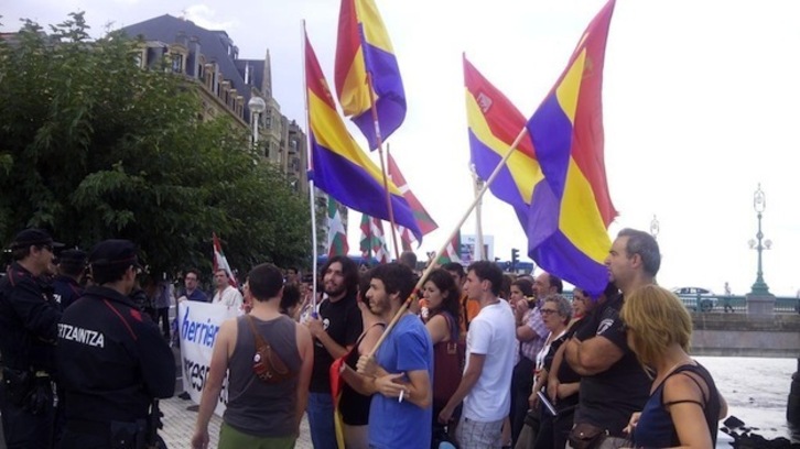 Protesta contra la presencia de Letizia Ortiz en Donostia. (@piztu_info)
