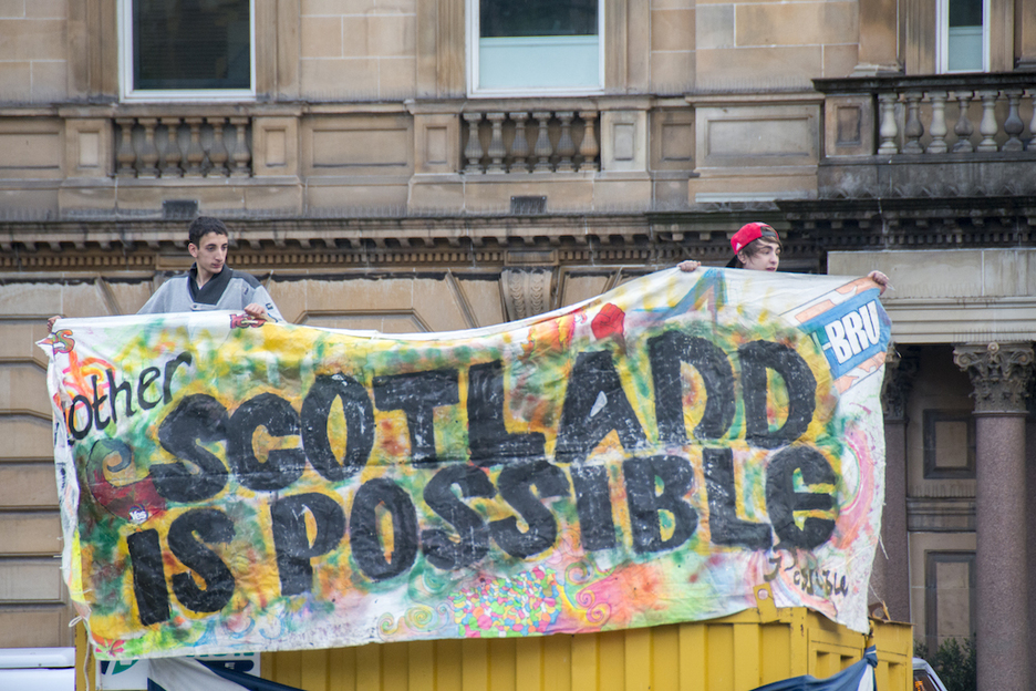 ‘Otra Escocia el posible’, rezaba una de las pancartas. (Gorka RUBIO/ARGAZKI PRESS)