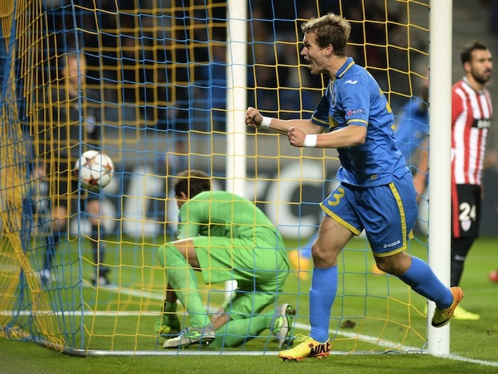 Polyakov celebra el primer gol del Bate Borisov. (Maxim MALINOVSKY / AFP) 