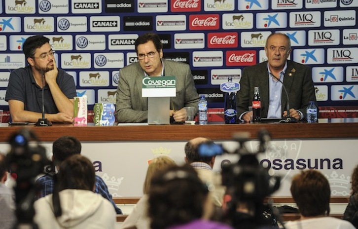  Angel Larrea, Javier Zabaleta y Luis Ibero, integrantes de la Gestora de Osasuna. (Jagoba MANTEROLA / ARGAZKI PRESS)
