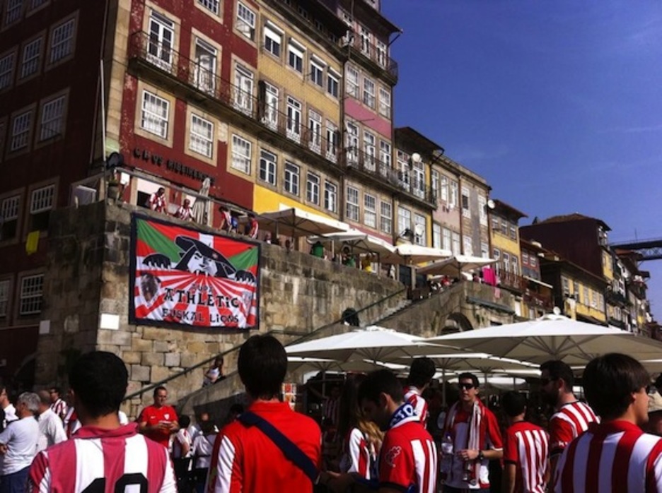 Inoiz baino zuri-gorriago esnatu da Porto. (@GARA_jvivanco)