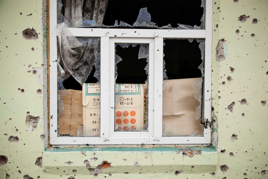 Еl colegio de Lloviansk resultó gravemente dañado por los enfrentamientos. (Juan TEIXEIRA)