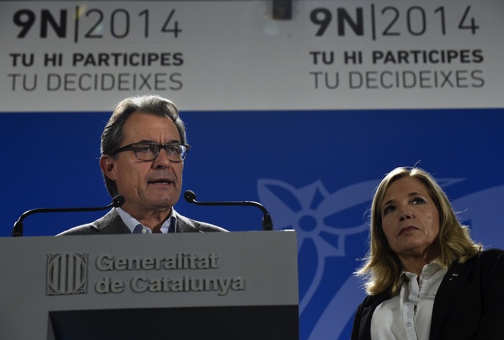 Artur Mas y Joana Ortega, el 9N de 2014. (Lluis GENE/AFP)