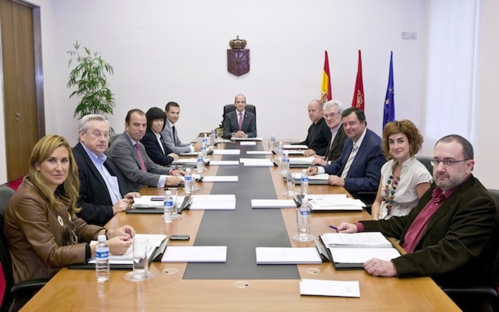 Imagen de archivo de una reunión de la Junta de Portavoces del Parlamento navarro. (www.parlamentodenavarra.es)