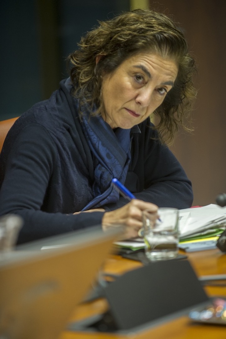 La consejera Cristina Uriarte, en su comparecencia en la Comisión de Igualdad del Parlamento de Gasteiz. (Juanan RUIZ/ARGAZKI PRESS)