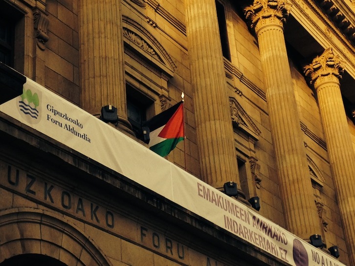 Palestinako bandera, Foru Aldundiaren balkoian. (GIPUZKOABERRI)