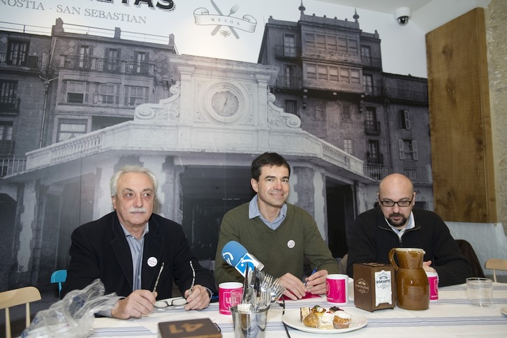 Iimagen de la rueda de prensa ofrecida en Donostia. (Juan Carlos RUIZ / ARGAZKI PRESS)