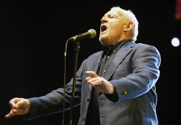 Joe Cocker, durante un concierto en 2011. (FADEL / AFP)