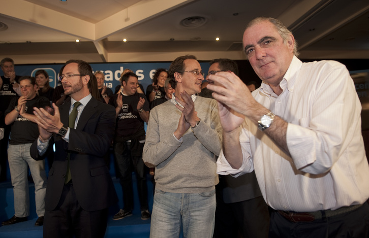 Maroto y Alonso, en un acto electoral junto al ex diputado general Ramón Rabanera. (Raúl BOGAJO / ARGAZKI PRESS)