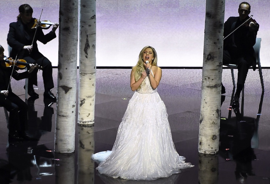 Lady Gaga, durante su actuación en la gala. (Robyn BECK / AFP)