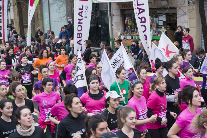 Miles de mujeres han participado en la carrera. (Gorka RUBIO / ARGAZKI PRESS)