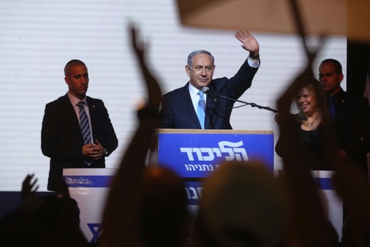 Netanyahu ha sorprendido al imponerse a los laboristas con un claro margen. (Menahem KAHANA/AFP PHOTO)