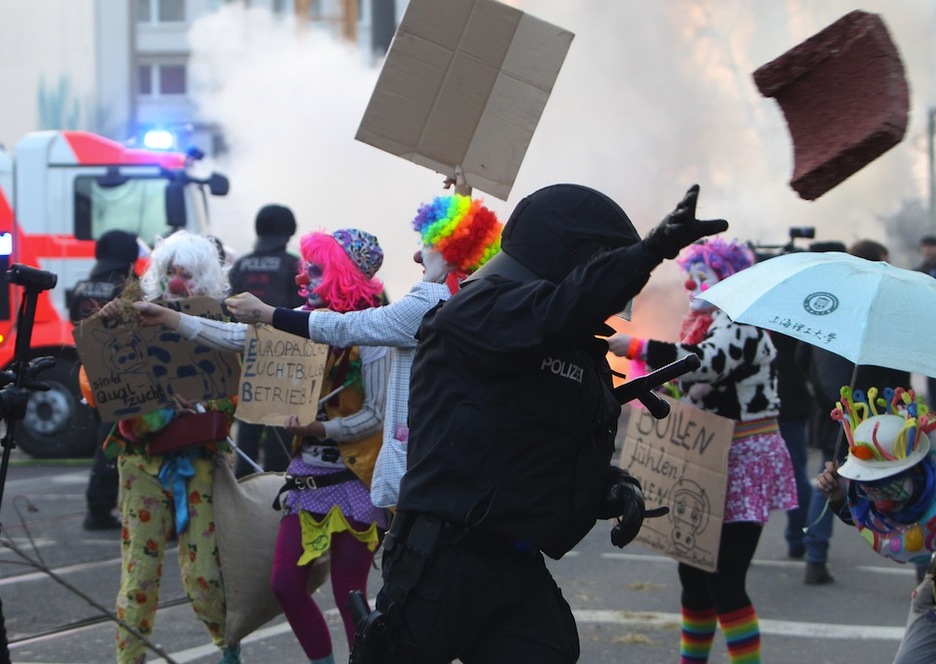 Imagen de los incidentes entre Policía y manifestantes. (Daniel ROLAND / AFP)