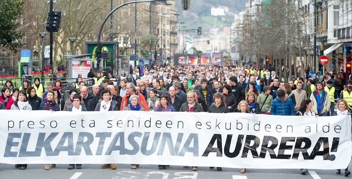 Presoen eskubideen eta elkartasunaren alde Donostian egindako mobilizazioa. (Juan Carlos RUIZ / ARGAZKI PRESS) 