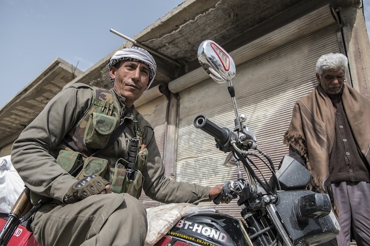 Un soldado de las Unidades de Protección Popular (YPG)