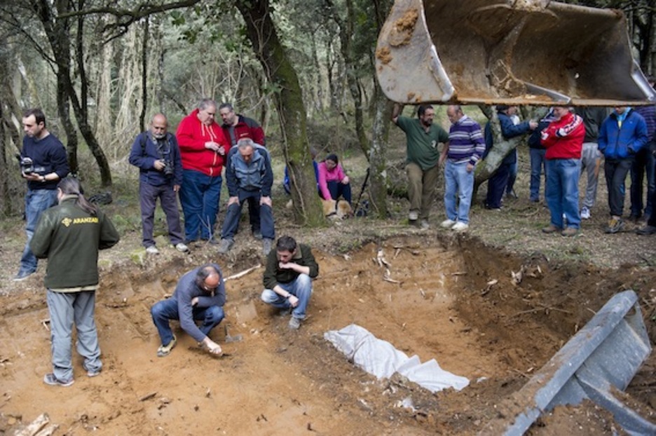 Tareas de excavación. (Iñigo URIZ/ARGAZKI PRESS)