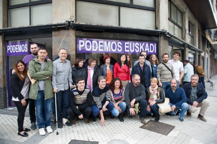 Foto de familia de los miembros de Podemos Euskadi. (Juan Carlos RUIZ/ARGAZKI PRESS)