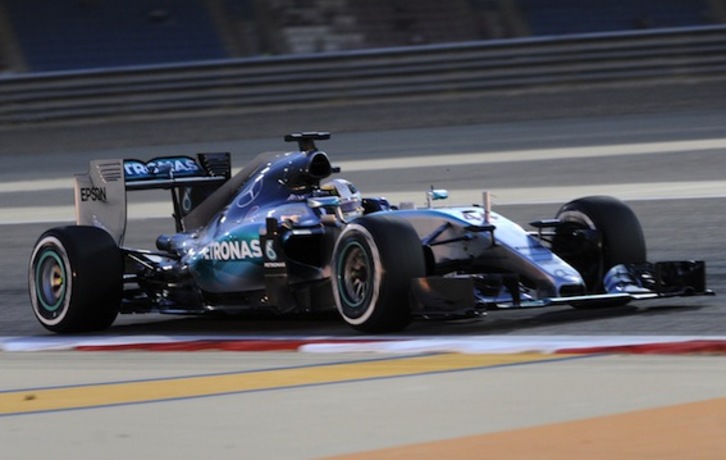 El británico Lewis Hamilton ha logrado la ‘pole’. (Fayez NURELDINE/AFP PHOTO)