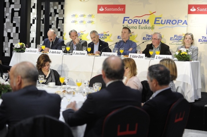 Araiz, Unanue, Fernandez de Pinedo y Olano, en el Forum Tribuna Euskadi. (ARGAZKI PRESS)