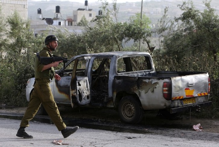 Un soldado israelí, cerca de la localidad de Nablus. (Jaafar ASHTIYEH/AFP PHOTO)