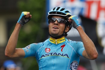 Mikel Landa celebra su victoria en la etapa reina. (Luk BENIES/AFP) 