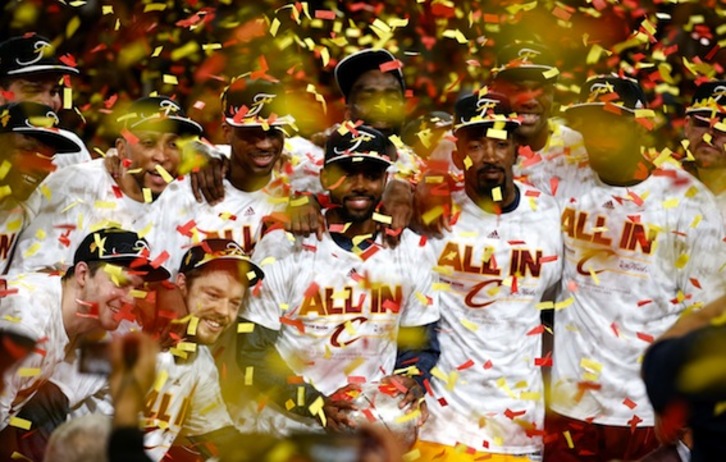 Los Cavaliers de Cleveland celebran su victoria. (Gregory SHAMUS/AFP PHOTO)